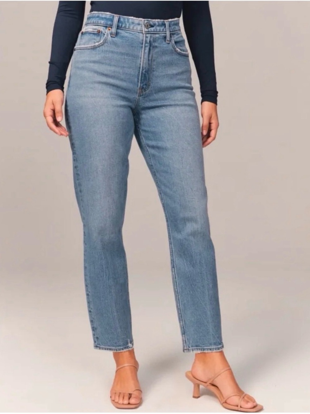 Abercrombie & Fitch High Rise Mom Jeans Blue Denim Jeans - Picture 2 of 5